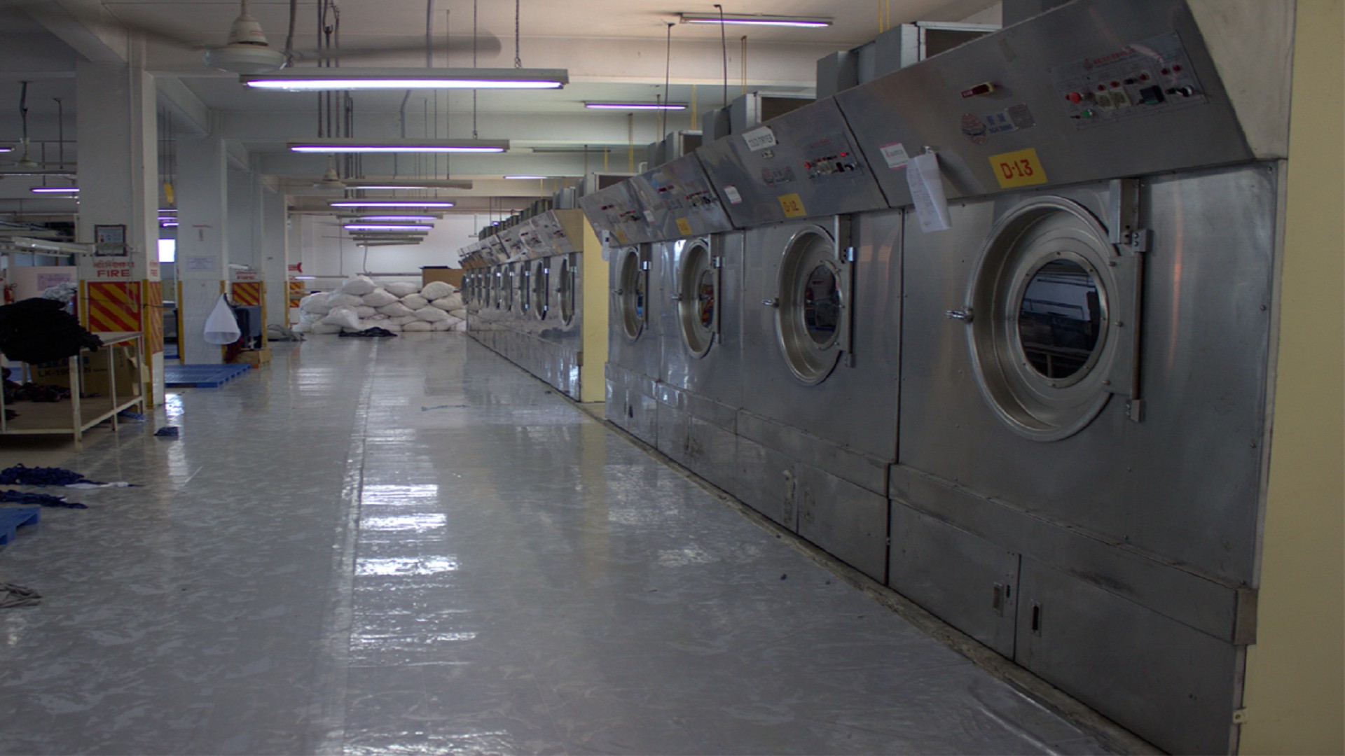 Washing machine corridor